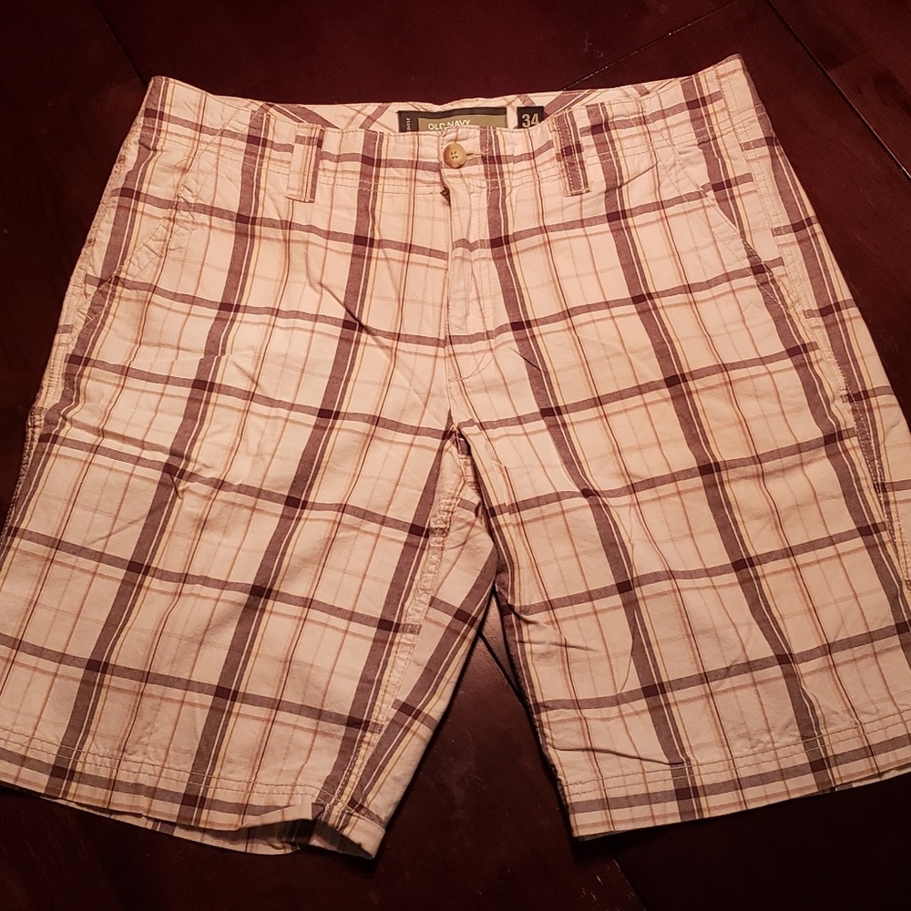 Old Navy plaid shorts size 34